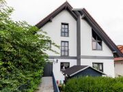 Großes 2-Familienhaus mit Tageslichtbädern, Terrasse, Balkon, Garage…