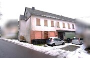Einfamilienhaus mit Garage