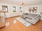 Lichtdurchflutete renovierte 4 Zimmer Wohnung, 98 m², komplett sanie…