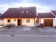 Einfamilienwohnhaus mit Garage