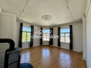 Altbau-Charme pur: 4-Zimmer-Wohnung mit Dielenboden & Stuckdecken