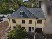 Wohn- und Geschäftshaus mit Garage