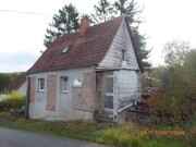 Einfamilienhaus mit Grünfläche