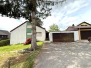 Zweifamilienhaus mit Garage