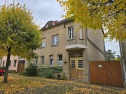 Einfamilienhaus mit Nebengebäuden