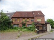 Einfamilienhaus und 2 unbeb. Grundstücke