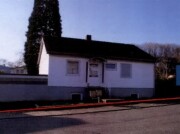 Einfamilienhaus mit zwei Einzelgaragen
