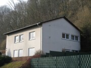 Zweifamilienhaus mit Garage