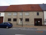 Wohnhaus mit ehemaligem Stall und Gartengrundstück