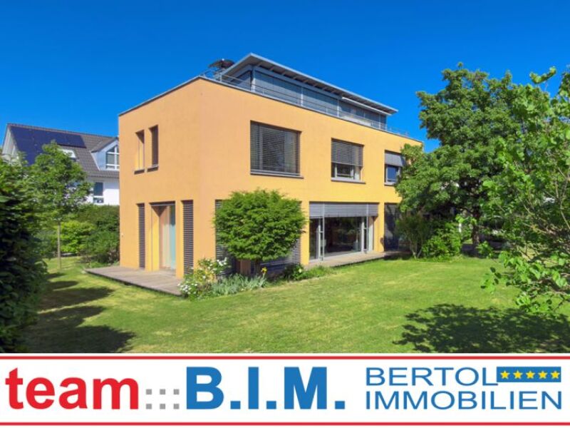 Architekten-Villa auf Filetgrundstück in Top-Lage:
Licht. Ruhe. Pri…