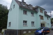 Mehrfamilienhaus mit Garage