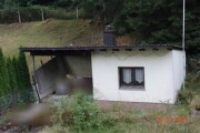 Gartenhaus auf Grundstück