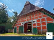 Historisches Reetdach-Fachwerkhaus mit großer Wohndiele und Nebengeb…