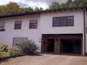 Einfamilienhaus mit Garage und Carport