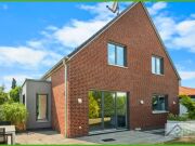 +5PLUS+ RUHIG WOHNEN, MODERN LEBEN: FREISTEHENDES FAMILIENGLÜCK MIT …