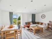 Attraktive Maisonette-Wohnung mit Terrasse, Garten und Einbauküche