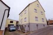 Einfamilienhaus mit Garagengebäude