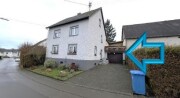 Wohnhaus mit Garage