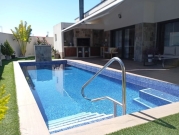 Exklusive Villa mit 3 Schlafzimmern, 2 Bädern, Garage und Privatpool