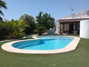 Landhaus-Villa mit 4 Schlafzimmern, 3 Bädern und Privatpool am Ortsr…