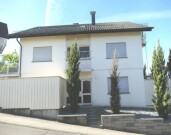 Zweifamilienhaus mit Doppelgarage