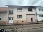 Zweifamilienhaus mit Scheune