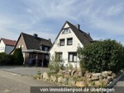 Wohnhaus mit Anbau und Carport