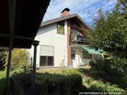 Zweifamilienhaus und Doppelcarport