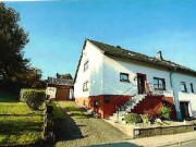Zweifamilienwohnhaus mit Garage
