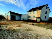 Zwangsversteigerung Wohnhaus mit Gewerbehalle sowie mehrere Bau- und Landwirtschaftsgrundstücke