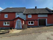 Wohnhaus mit Garage