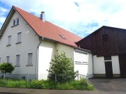 Wohnhaus mit Scheune und Stall