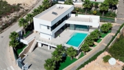 Moderne, aufregende Architektur-Villa in exponierter Lage von Javea …