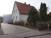 Einfamilienhaus mit angebautem Nebengebäude