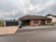 Zwangsversteigerung Einfamilienhaus mit Gästeapartment und Doppelgarage