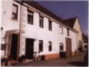 Bauernhaus mit Garage