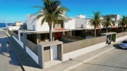 Beach Villen direkt am Strand mit Pool