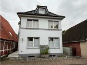 Einfamilienhaus mit Werkstattgebäude