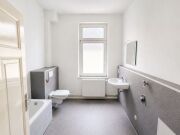 Gepflegtes Altbau-Refugium: 2-Zimmer-Wohnung mit optimaler Anbindung…
