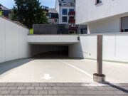 Doppelparker mit 2 Parkplätzen in Tiefgarage in der Nähe der Paulins…