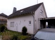 Einfamilienhaus mit Garage