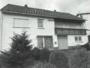 Zweifamilienhaus mit diversen Nebengebäuden