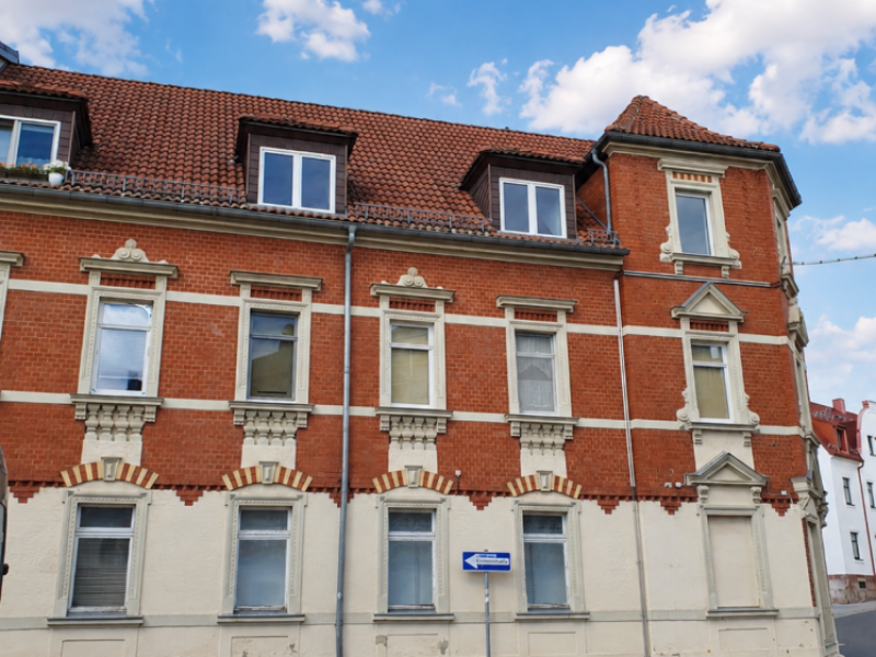 Selbst wohnen & vermieten. Wohn- und Geschäftshaus mit frisch sanier…