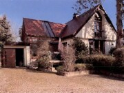 Einfamilienhaus mit Einliegerwohnung und Garage