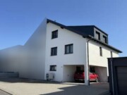 Doppelhaushälfte mit Carport