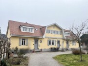 Reihenmittelhaus als Wohnungseigentum sowie Keller