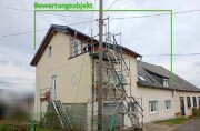 Wohngebäude mit Garage