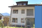 Doppelhaushälfte mit Garage