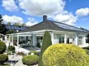 Exklusives EFH im Bungalowstil, mit Pool, Wärmepumpen, Doppelgarage,…