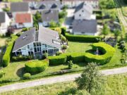 Hochwertige Design-Villa am Ortsrand